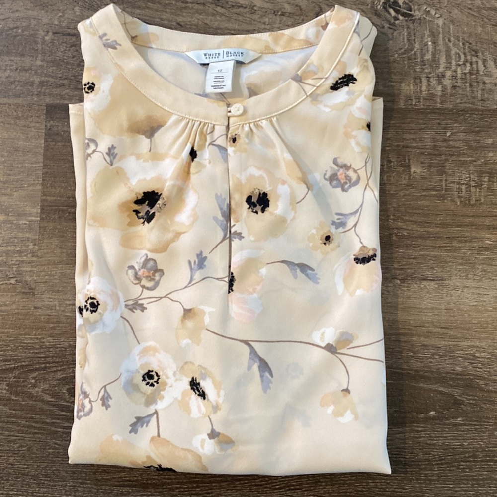 Floral White House Black Market blouse!